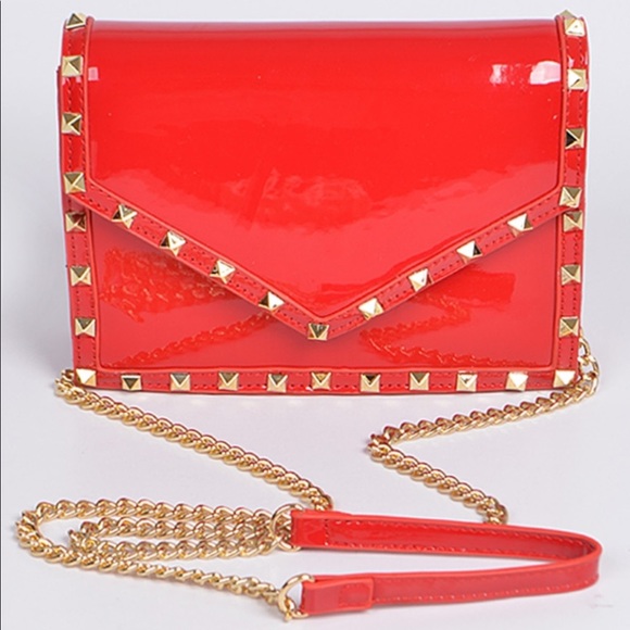 Handbags - ‼️NEW‼️❤️ Pyramid Stud Accent Shoulder Bag